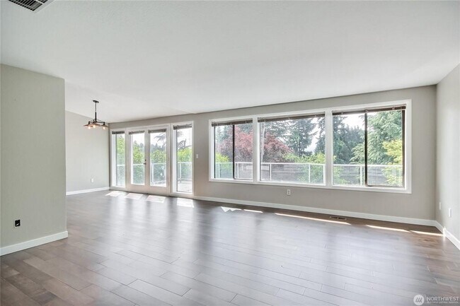 Building Photo - 5406 122nd Ave E