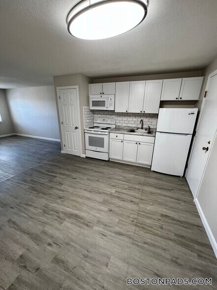 Building Photo - 105 Ridgewood Ln