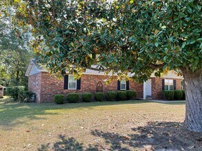 Building Photo - 2302 Woodsman Dr