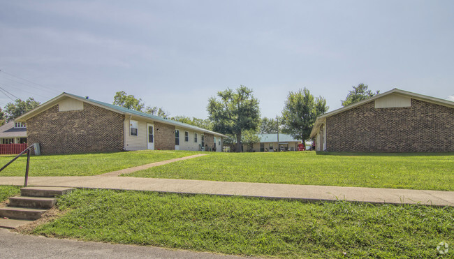 Building Photo - Walnut Street Apartments