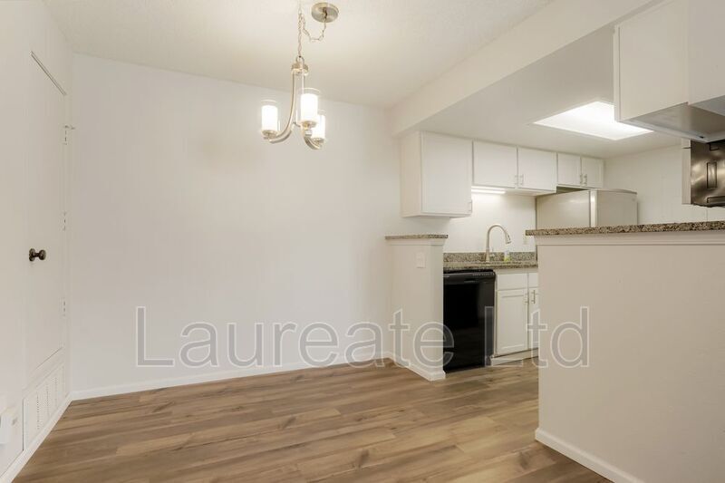 Building Photo - 8555 S Fairmount Dr