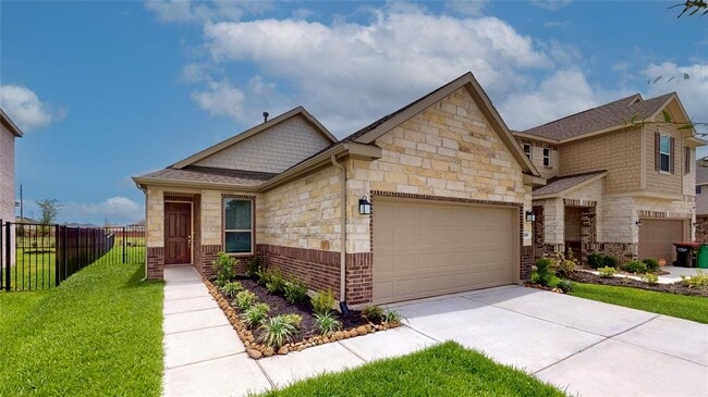 Building Photo - 4809 Sun Fls Dr