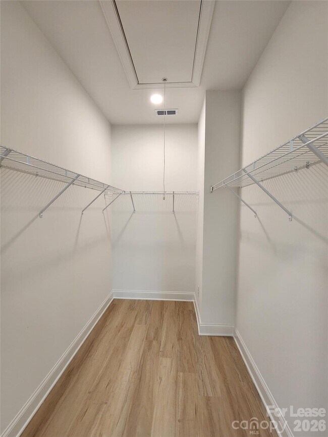 Building Photo - 1021 Jerome St