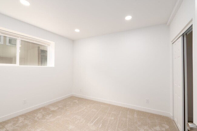 Building Photo - Maloy 1415