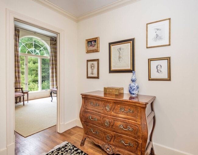 Building Photo - 6 Tall Tree Ct