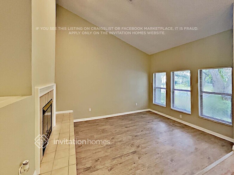 Building Photo - 6239 Greenwich Dr