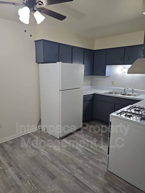 Building Photo - 9841 S Harlem Ave