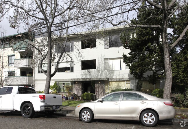 Building Photo - 271 Vernon St