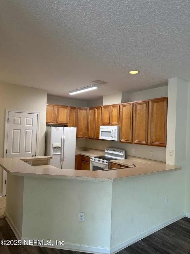 Building Photo - 5663 Greenland Rd