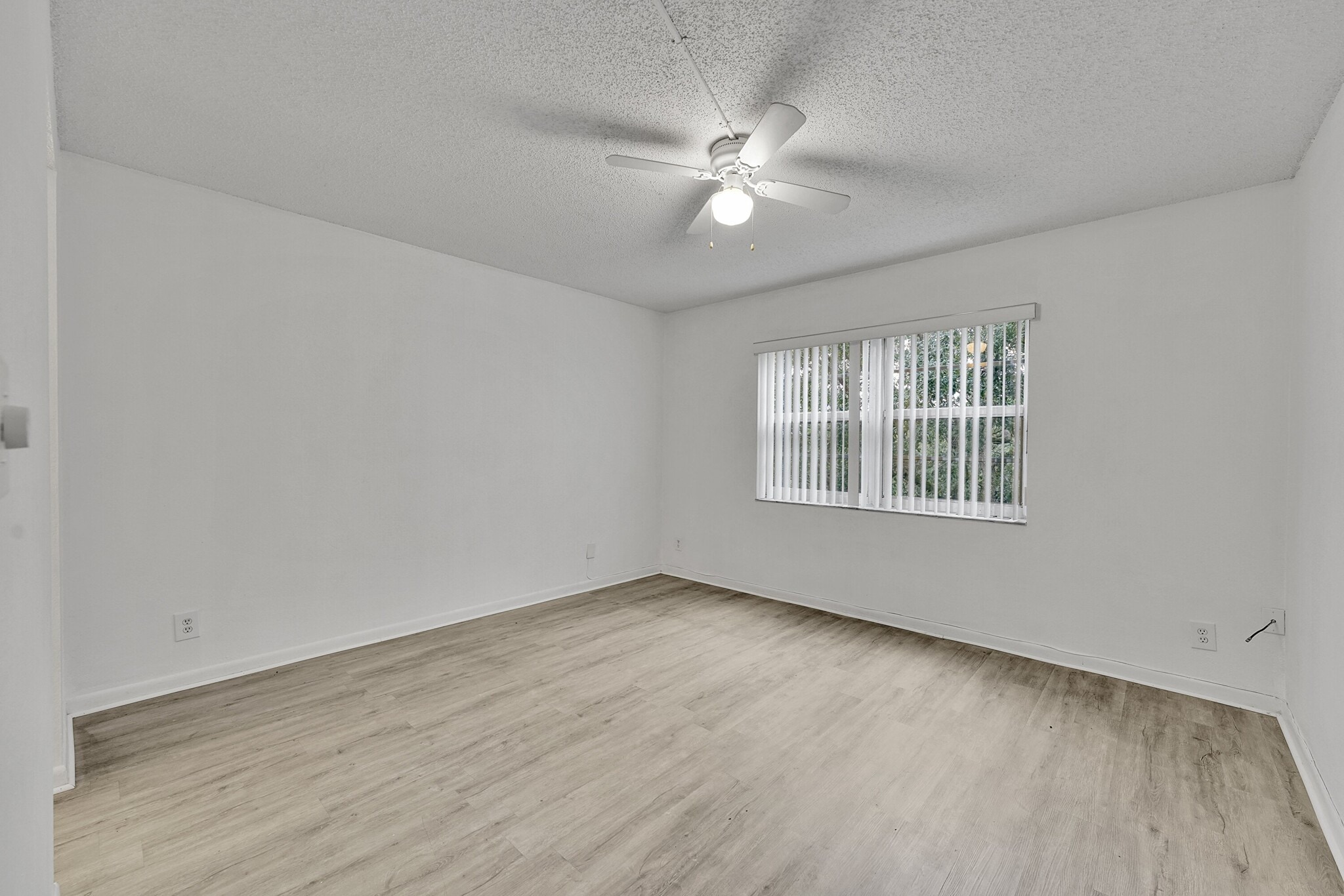 Building Photo - 1200 NW 87th Ave