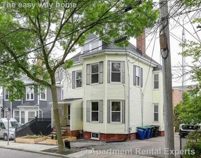 Building Photo - 36 Greenville St