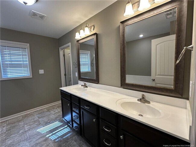 Building Photo - 5613 Bright View St