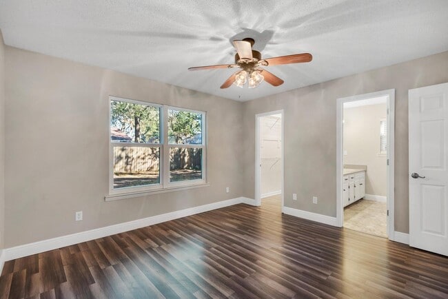 Building Photo - 266 Honeysuckle Way