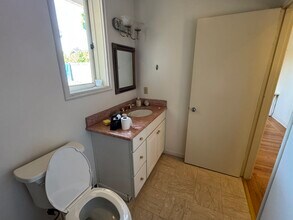 Building Photo - 2710 Belrose Ave