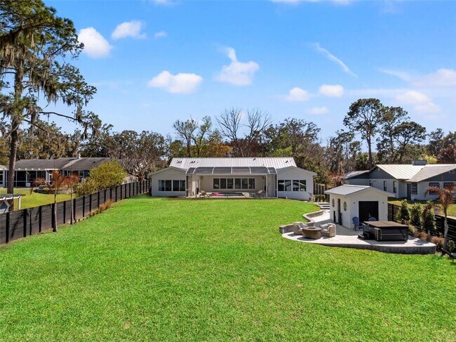Building Photo - 1021 Temple Grove Pl