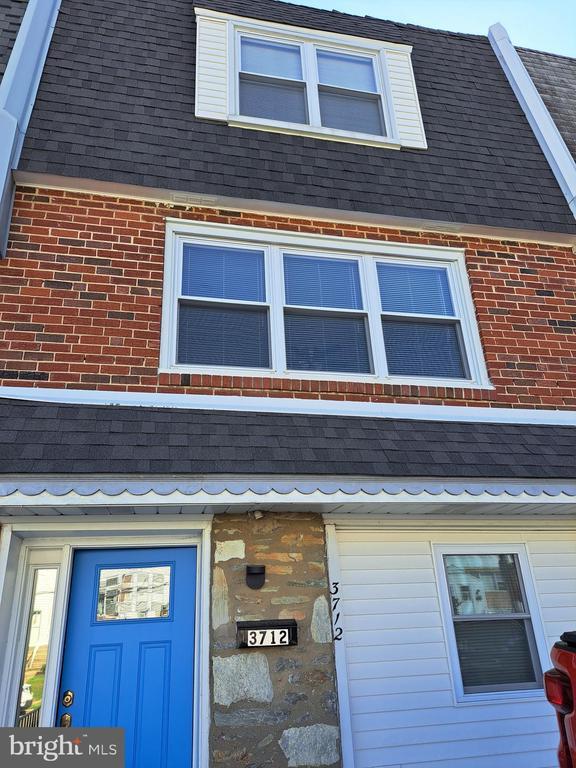 Building Photo - 3712 Clarendon Ave