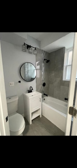 Building Photo - 7240 S Cornell Ave