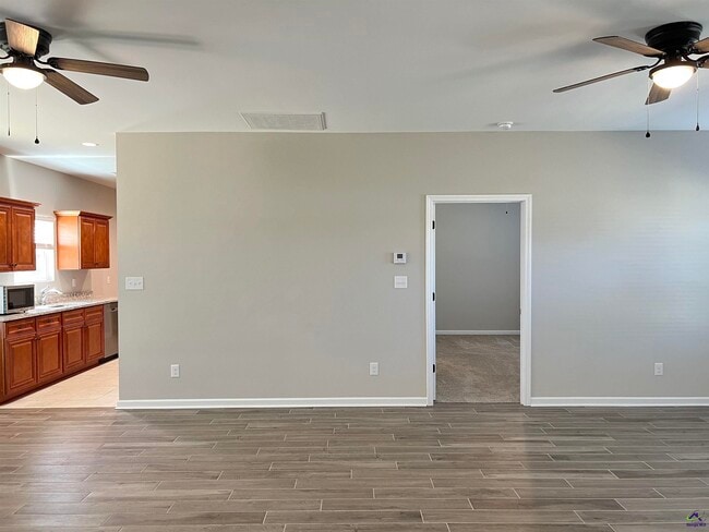 Building Photo - 99 Azalea Ave