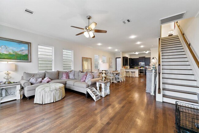 Building Photo - 5633 Petty St