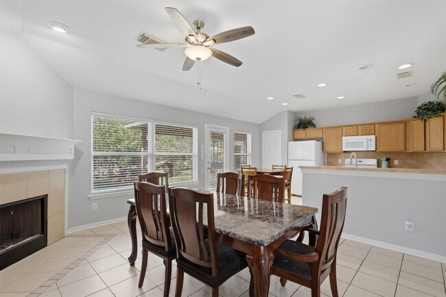 Building Photo - 6810 Jasmine Arbor Ln