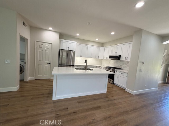 Building Photo - 18 Mineral King