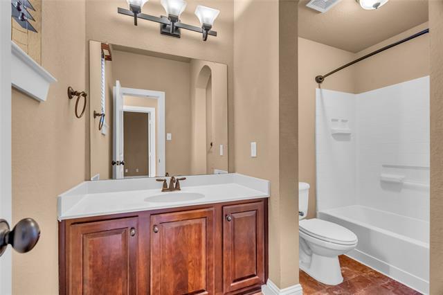 Building Photo - 932 Brook Forest Ln