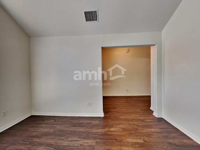 Building Photo - 101 Westend Ln