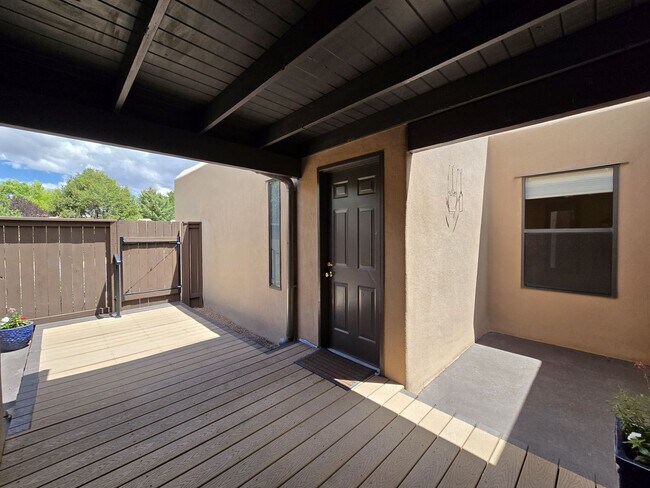 Building Photo - 2874 Plaza Amarilla