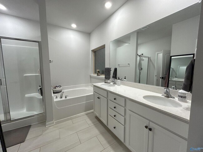 Building Photo - 115 Caden Ct