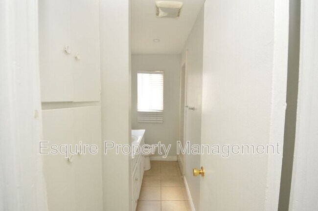 Building Photo - 421 FIRST STREET