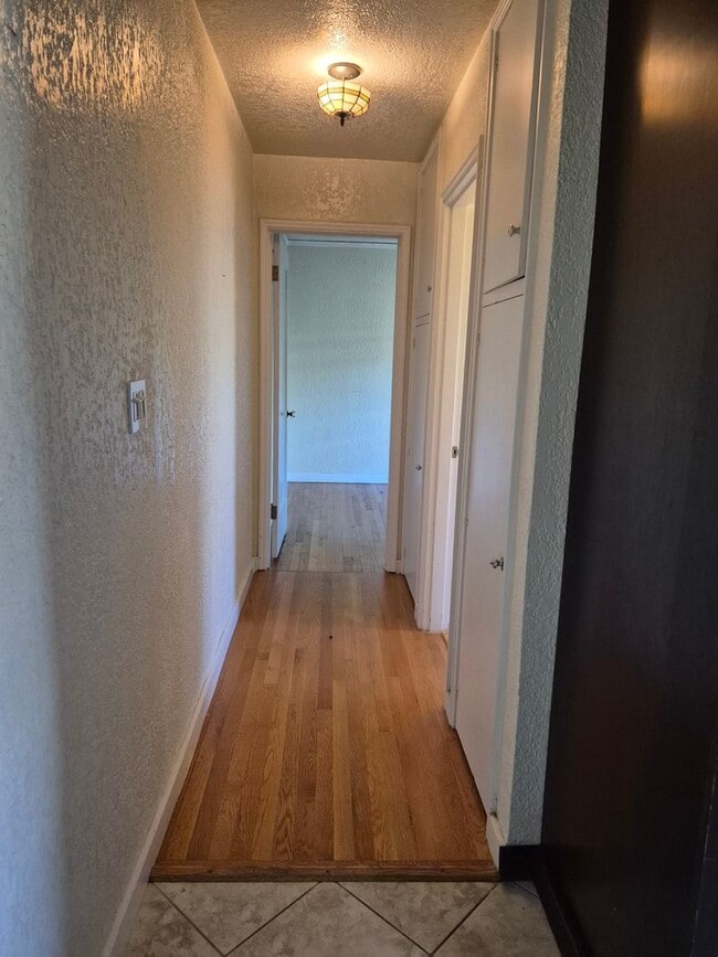 Building Photo - Charming 1 bed, 1 bath unit, with all of i...