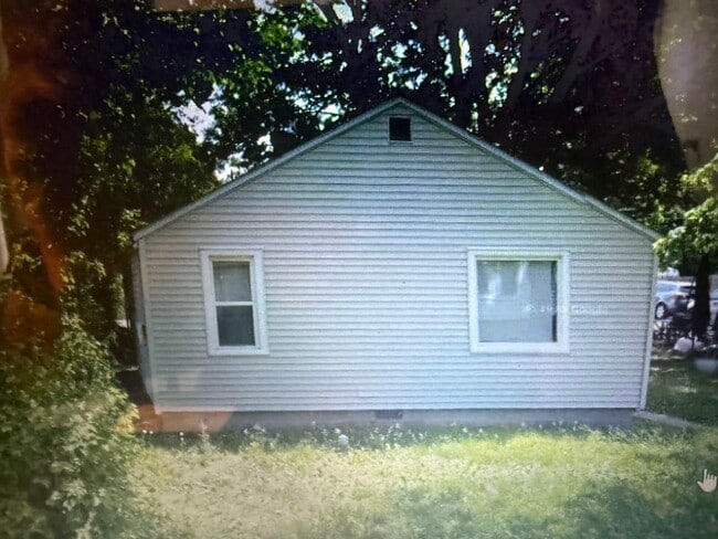 Primary Photo - 308 Canby Ave