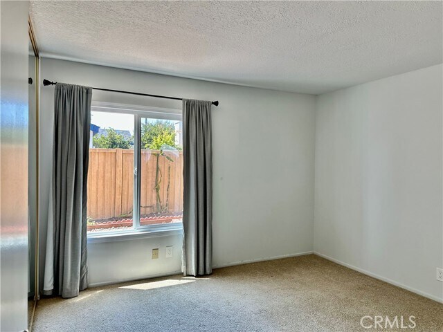 Building Photo - 35 Smokestone