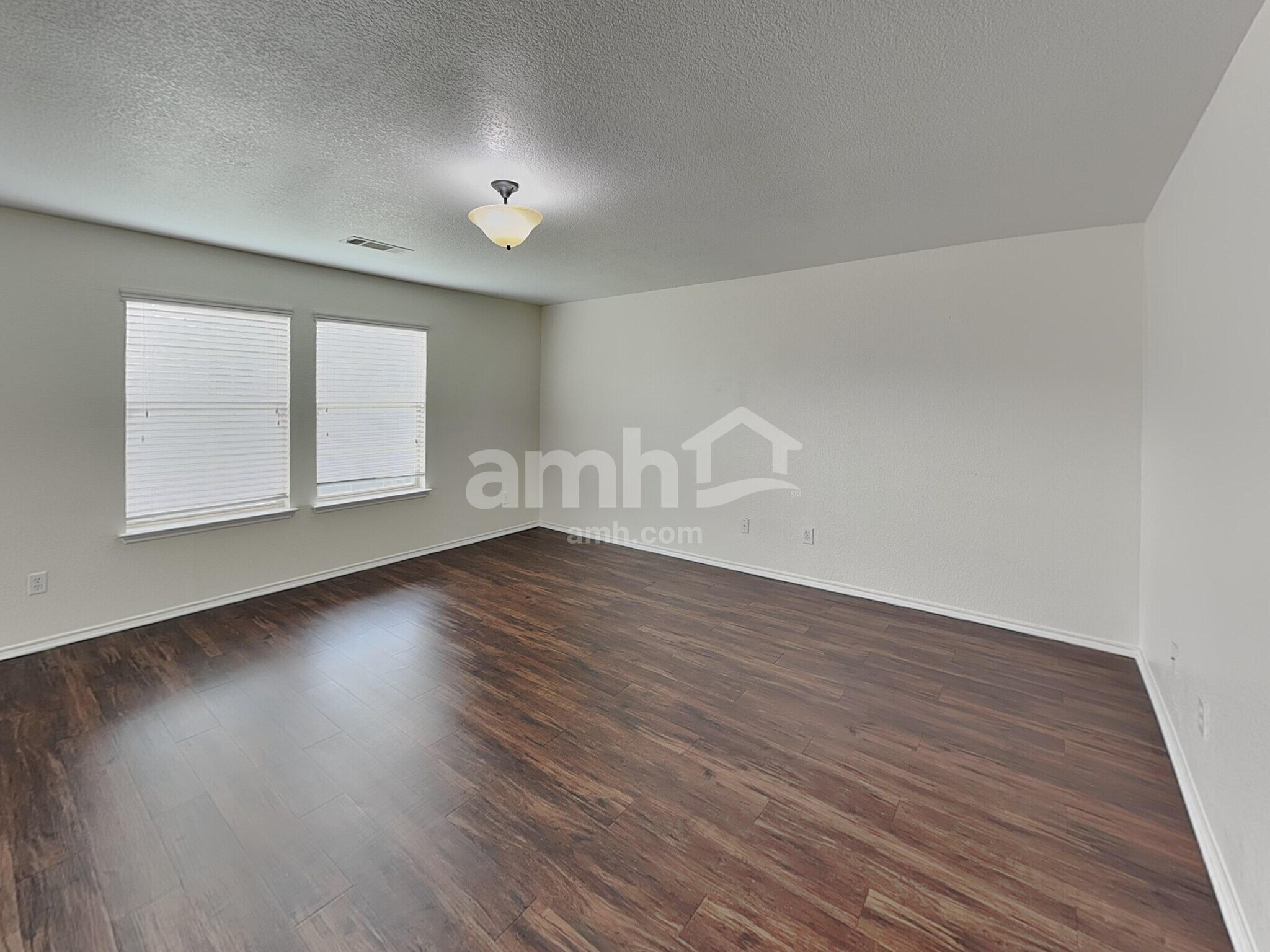 Building Photo - 14117 Cochise Dr