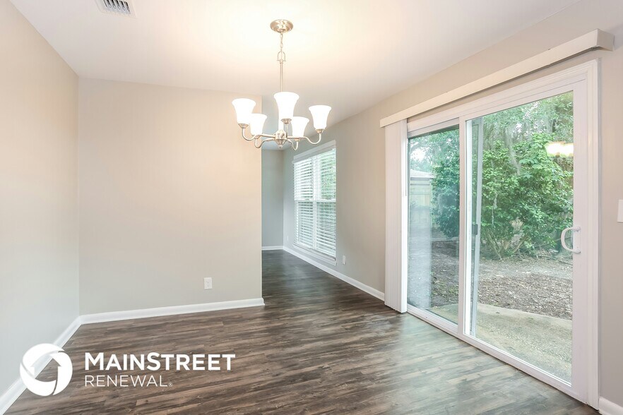Building Photo - 1148 Palisades Dr
