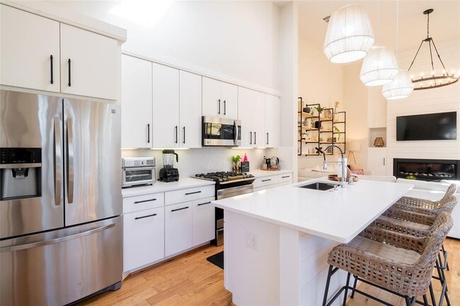 Building Photo - 8307 Hathaway Dr