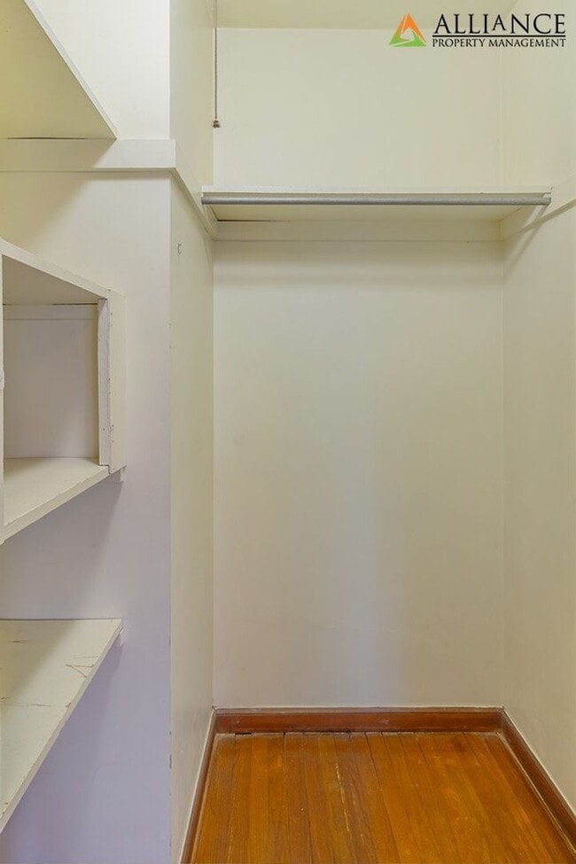 Building Photo - Amazing Home Near City Park and Campus!