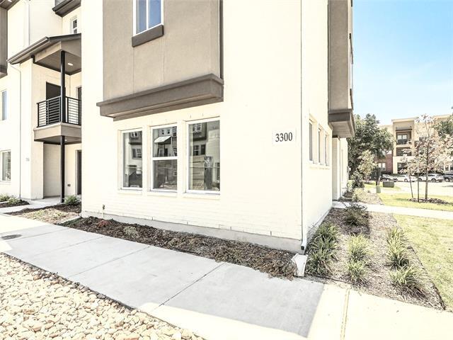 Building Photo - 3348 Santee St