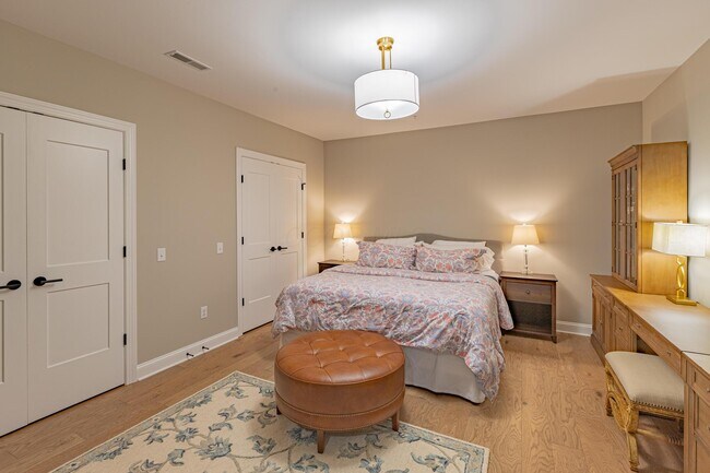 Building Photo - 5211 Highpointe Lakes Dr