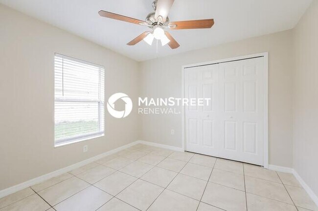 Building Photo - 3 Bedroom Pet-Friendly Home in Lehigh acres, FL with Main Street Renewal