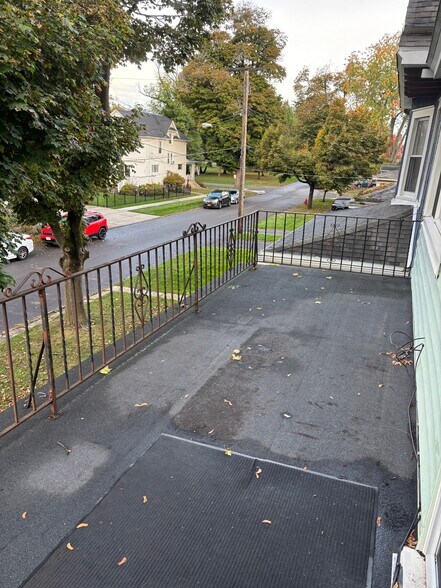 Building Photo - 17 Newman Place