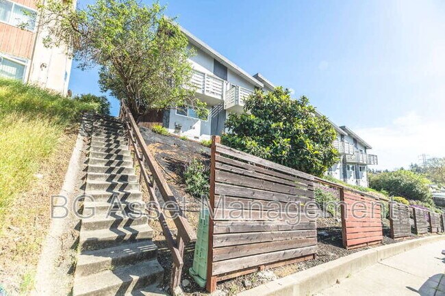 Building Photo - 106 Avian Dr