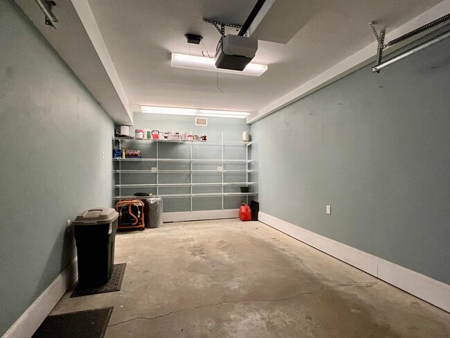 Building Photo - 4 Island Ave