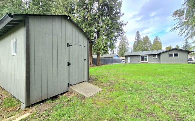 Building Photo - 4 Bedroom Home in North Marysville  - Pet Friendly!