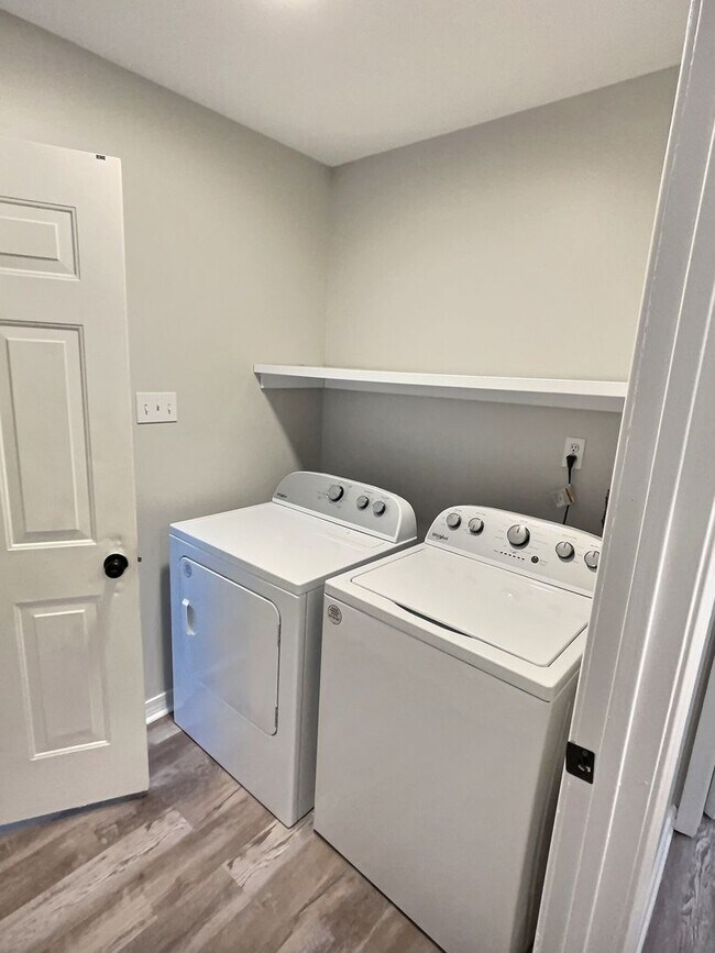 Building Photo - Updated home in Ocean Springs!