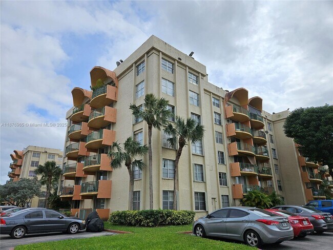 Primary Photo - 9320 Fontainebleau Blvd