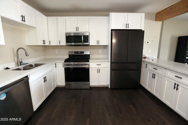 Building Photo - 3822 N 11th Ave