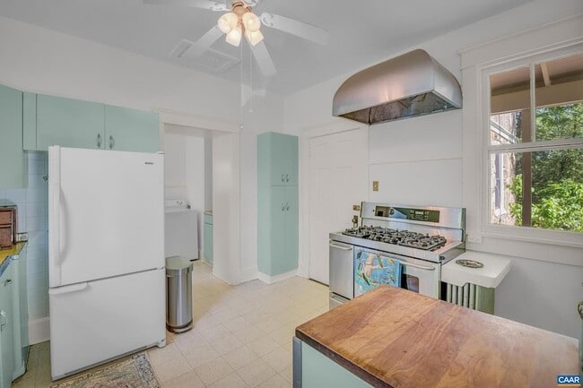 Building Photo - 502 Park Hill