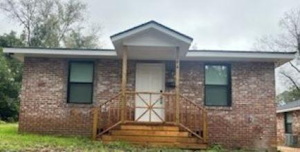 Building Photo - 294 Quick St