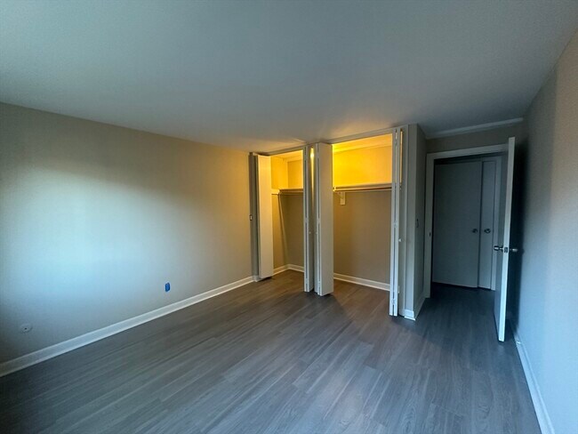 Building Photo - 375 Harvard St